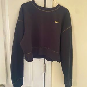 Nike sportswear plush cropped crew neck
